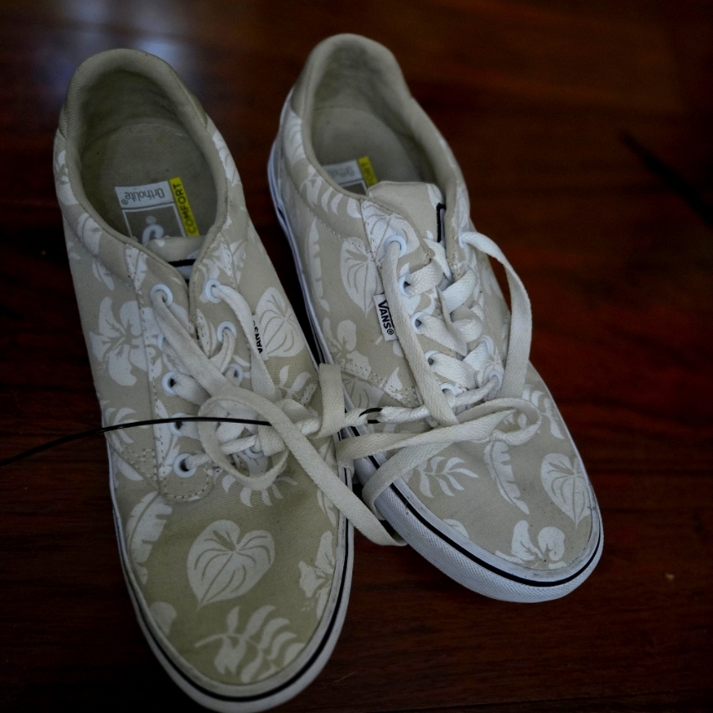 Vans men's Cream Floral Sneakers Size 9